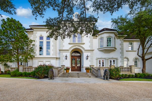 Exterior, Facade, French Provincial