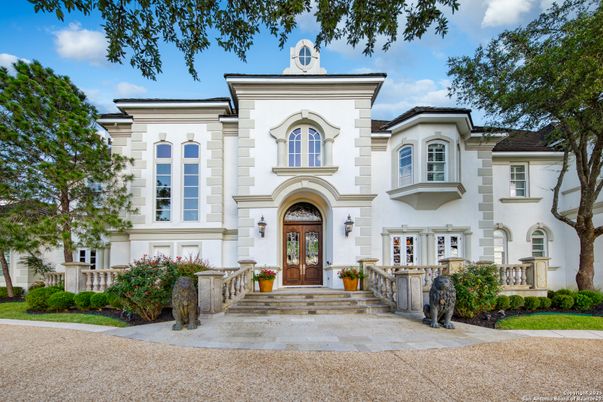 Exterior, Facade, French Provincial