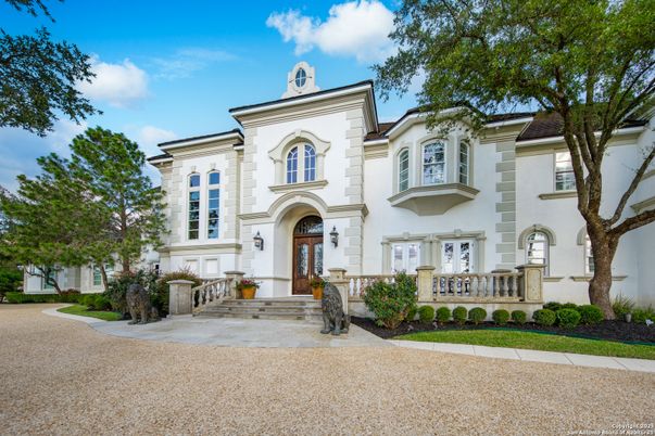 Exterior, Facade, French Provincial