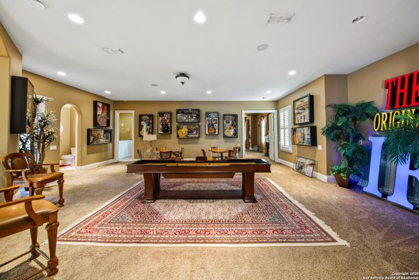 Game Room, Interior, Recessed Lighting