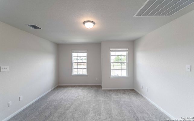 Empty room, Interior