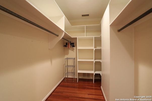 Interior, Walk-in Closets, Wood Texture Flooring