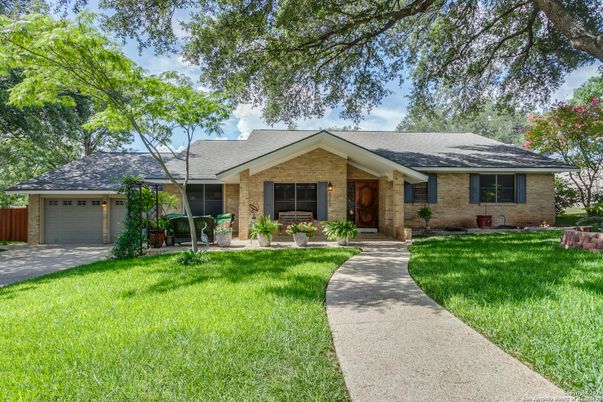 Attached, Exterior, Facade, Brick Facade, Ranch
