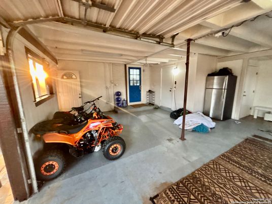 Garage, Interior