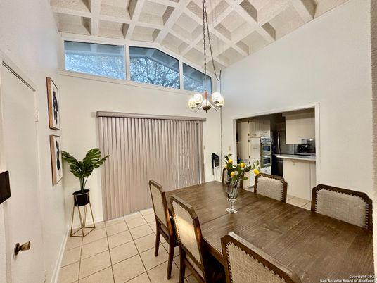 Chandelier, Dining room, Interior, Pendant Lights