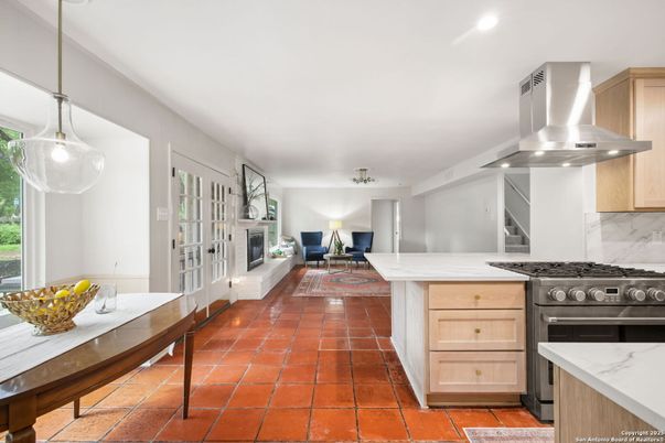 Fireplace, Interior, Kitchen, Recessed Lighting