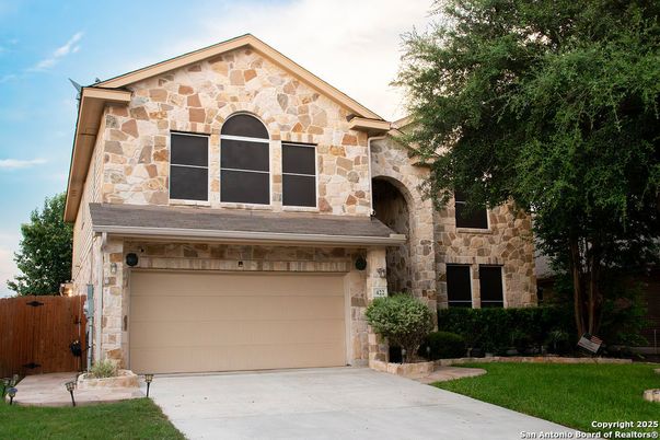 Attached, Exterior, Facade, Brick Traditional