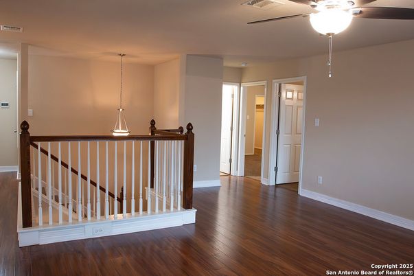 Interior, Pendant Lights, Wood Texture Flooring