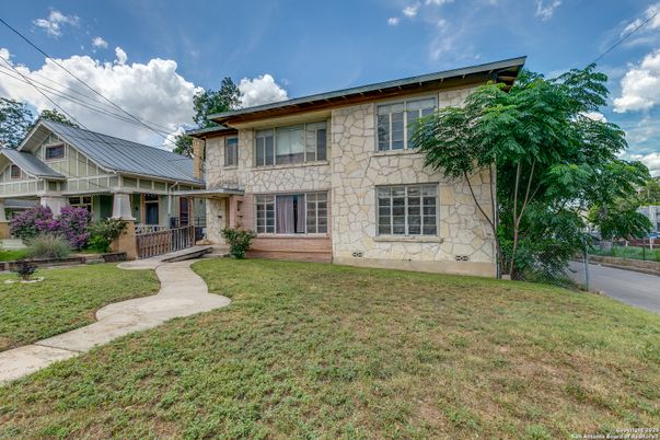 Backyard, Exterior, Facade, Split Level