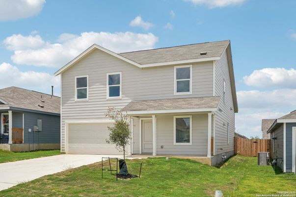 Attached, Exterior, Facade, Farmhouse