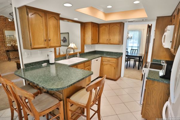 Dining room, Interior, Kitchen, Recessed Lighting