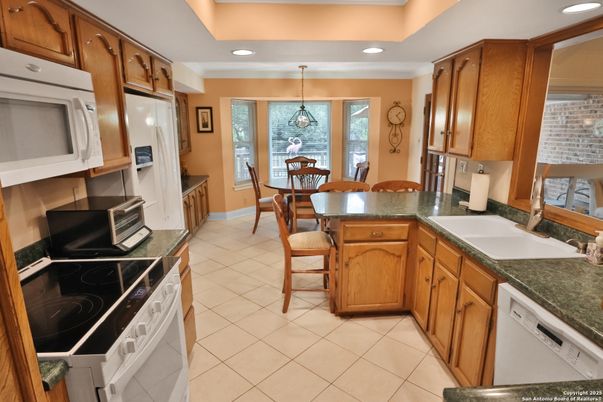 Dining room, Interior, Kitchen, Pendant Lights, Recessed Lighting