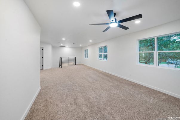 Empty room, Interior, Recessed Lighting