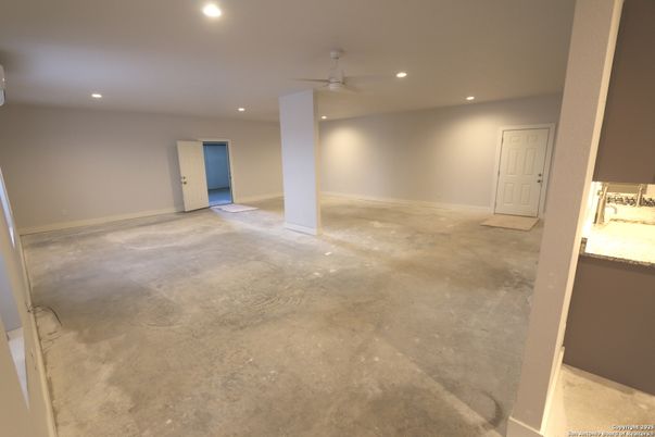 Empty room, Interior, Recessed Lighting