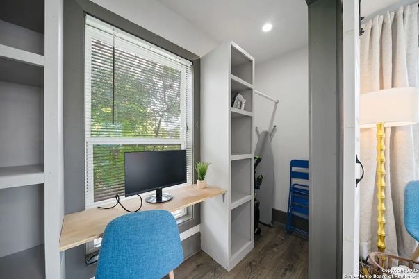 Home Office, Interior, Recessed Lighting, Wood Texture Flooring