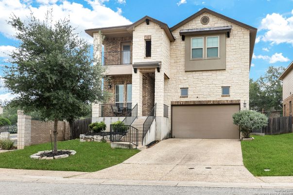 Attached, Exterior, Facade, Rowhouse