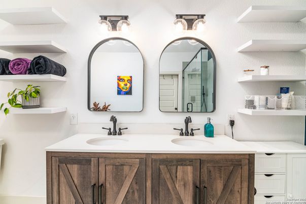 Bathroom, Dual Sink Vanities, Interior