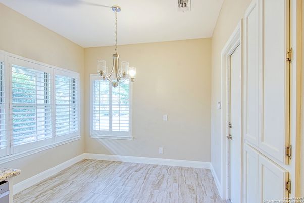 Chandelier, Empty room, Interior, Pendant Lights