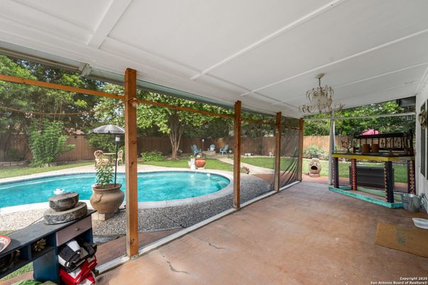 Interior, Pool, Sun Room