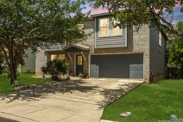 Attached, Exterior, Facade, Raised Ranch