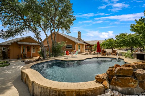 Exterior, Pool