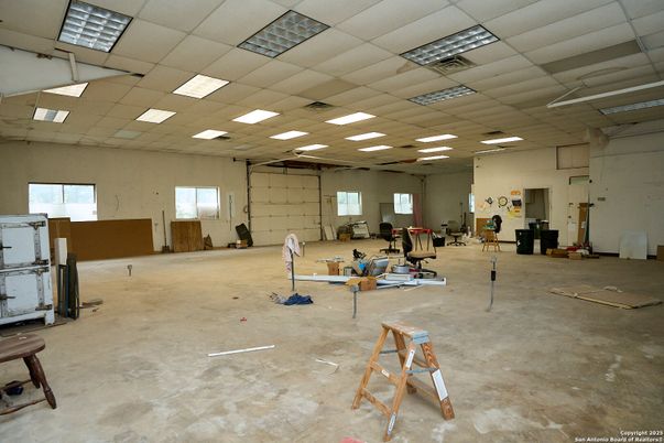 Fitness Equipment, Interior, Recessed Lighting