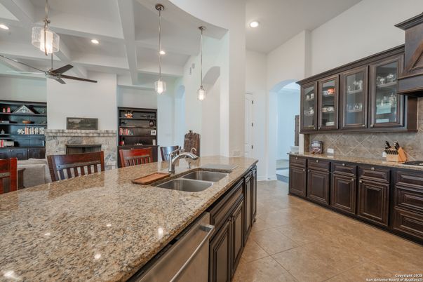Dining room, Fireplace, Interior, Pendant Lights, Recessed Lighting