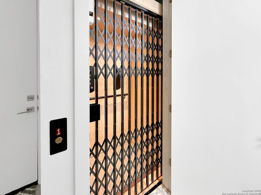 Elevator, Interior