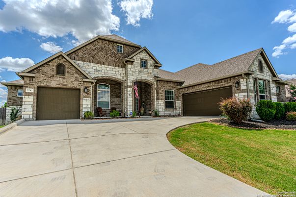 Attached, Exterior, Facade, Brick Traditional