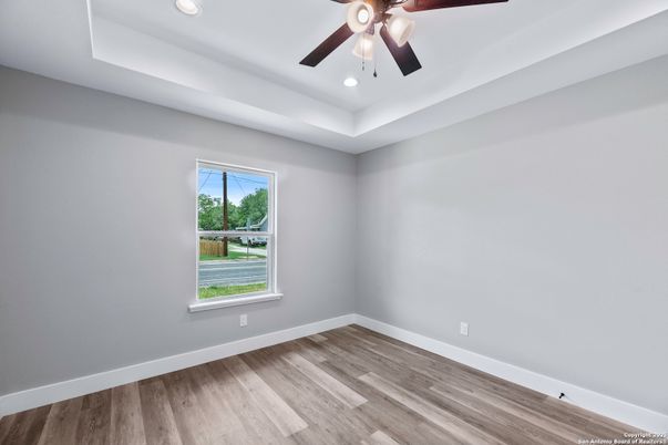 Empty room, Interior, Recessed Lighting, Wood Texture Flooring