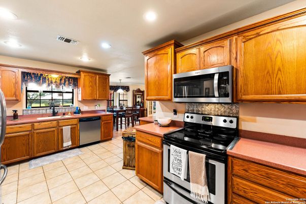 Dining room, Interior, Kitchen, Recessed Lighting, Stainless Steel Appliances