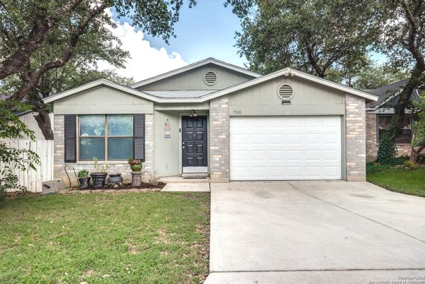 Attached, Exterior, Facade, Brick Facade, Ranch