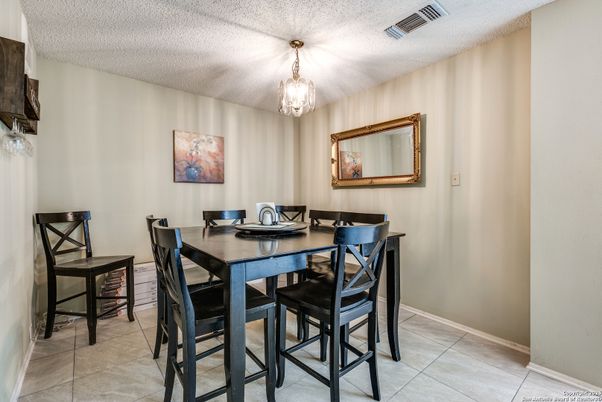 Chandelier, Dining room, Interior