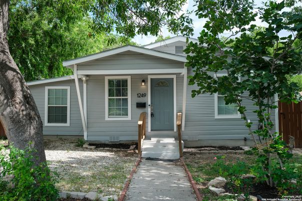 Exterior, Facade, None