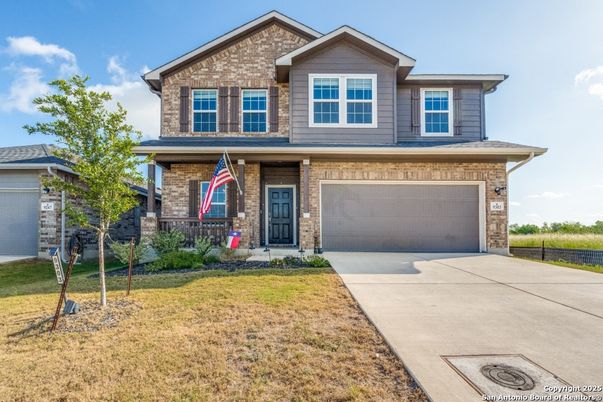 Attached, Exterior, Facade, American Craftsman