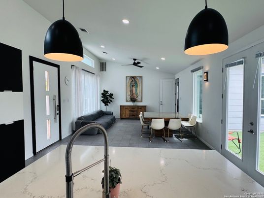 Dining room, Interior, Pendant Lights, Recessed Lighting
