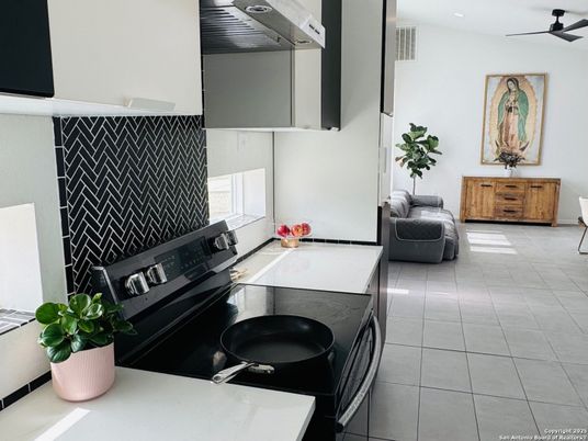 Interior, Kitchen, Recessed Lighting