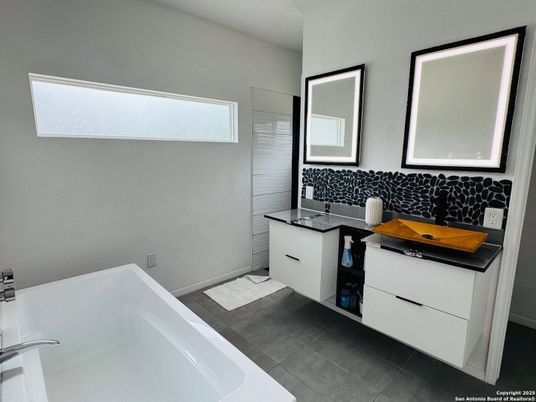Bathroom, Dual Sink Vanities, Interior