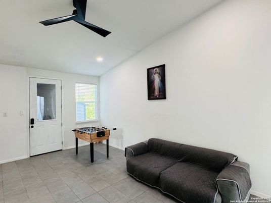 Game Room, Interior, Recessed Lighting