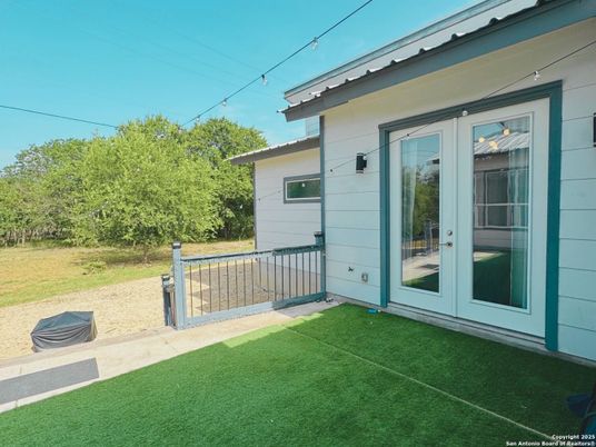Backyard, Exterior
