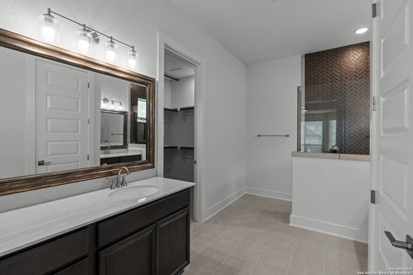 Bathroom, Interior, Recessed Lighting