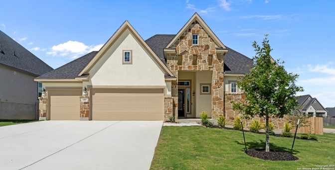 Attached, Exterior, Facade, Brick Traditional