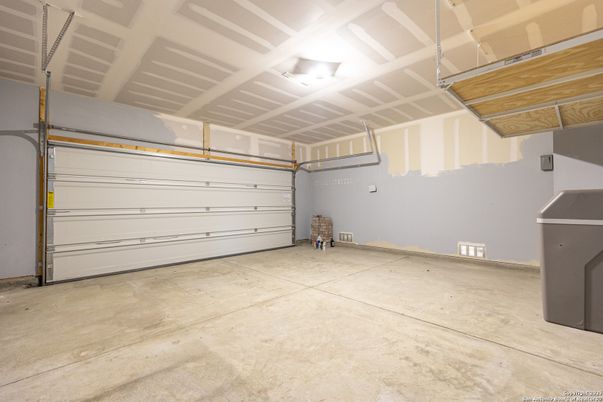 Garage, Interior