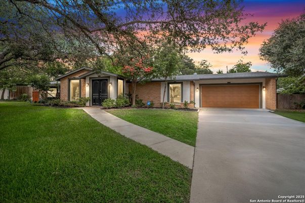 Attached, Backyard, Exterior, Facade, Brick Facade, Ranch