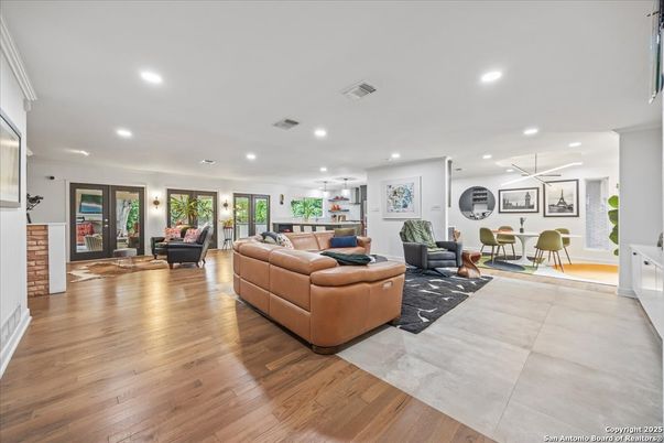 Dining room, Interior, Living room, Pendant Lights, Recessed Lighting, Wood Texture Flooring