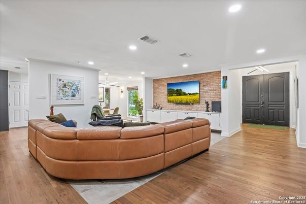 Interior, Living room, Pendant Lights, Recessed Lighting, Stone Walls, Wood Texture Flooring