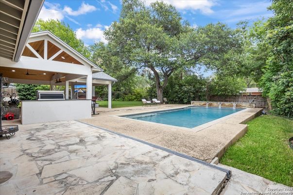 Exterior, Pool