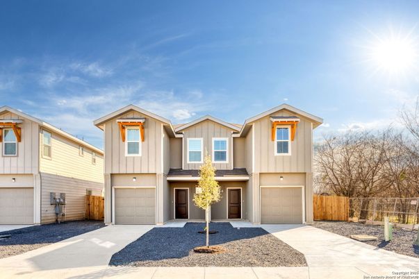 Attached, Exterior, Facade, Farmhouse