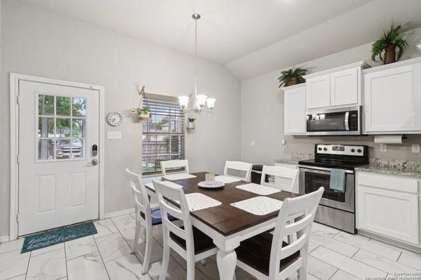 Chandelier, Dining room, Interior, Kitchen, Marble, Stainless Steel Appliances