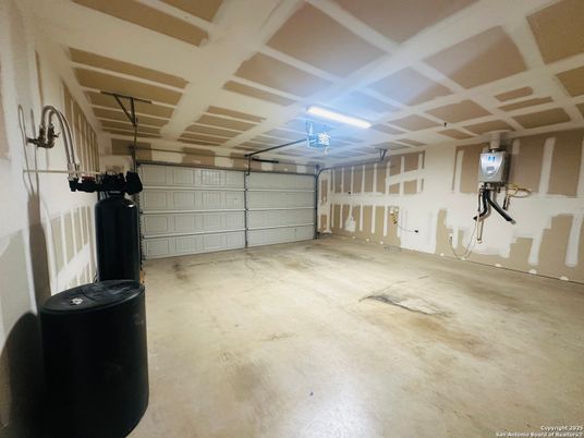 Garage, Interior